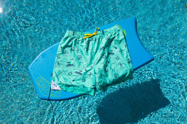 What Men Should Wear Under Swim Shorts